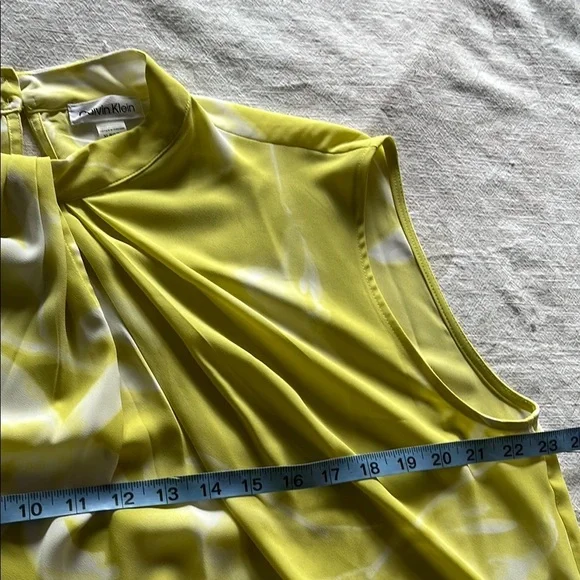 Calvin Klein Lemon Yellow  Sleeveless Pleated Blouse with Mandarin Collar - Picture 5 of 11